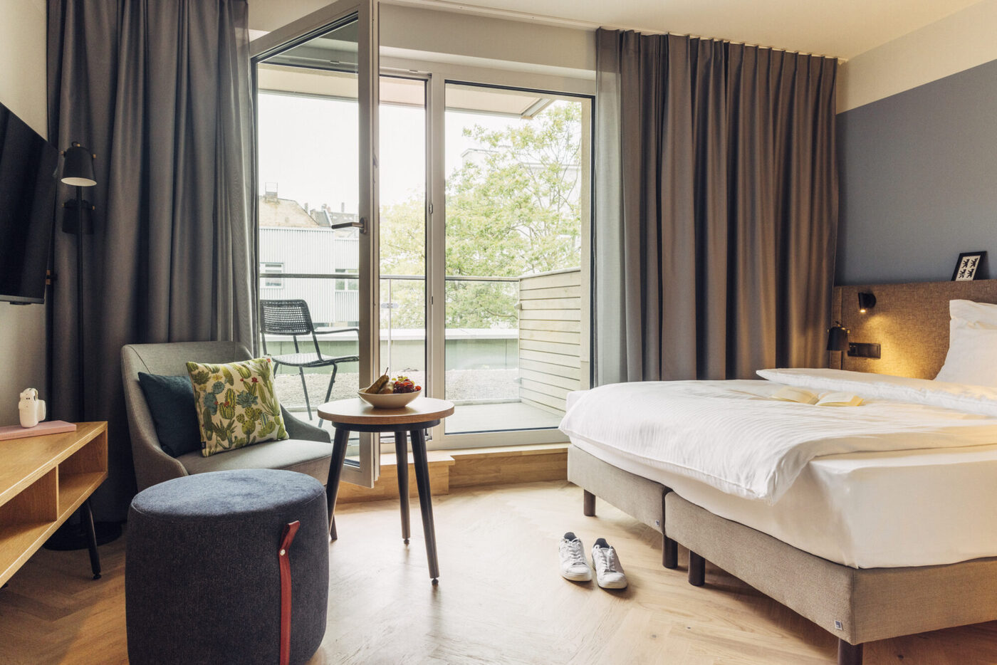 Zimmer mit Balkon